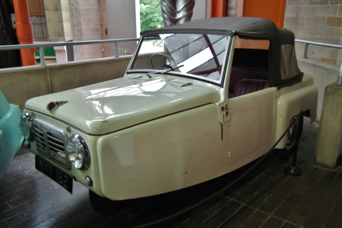 Image of a Reliant Regal - Similar Car Shipped to the USA by Autoshippers