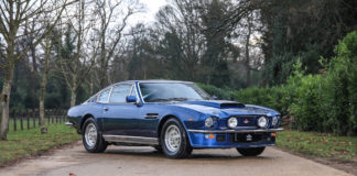 Aston Martin V8 (1974) - Autoshippers Car Shipping