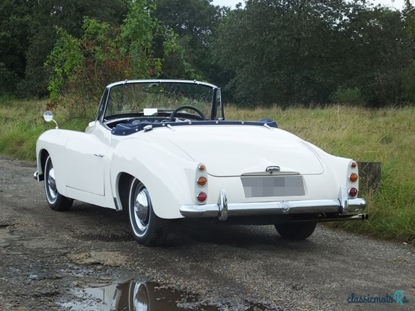 Shipping a 1957 Daimler Conquest Coupe to the USA with Autoshippers