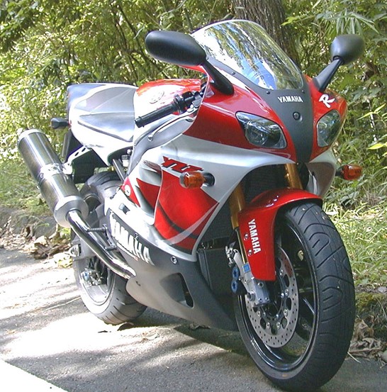 Yamaha YZF-R7 available in production run of 500 in Yamaha’s signature Red and White