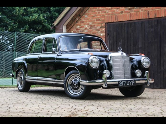 1959 Mercedes-Benz 220 S Ponton - Classic car shipping UK to Japan