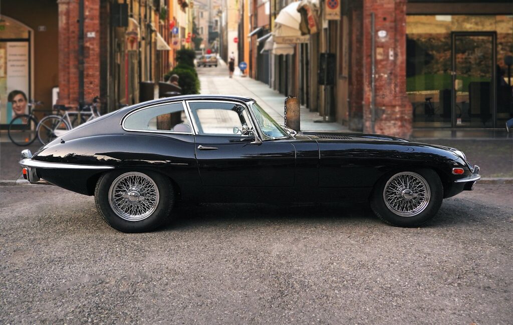 Brad Pitt - Jaguar E-Type