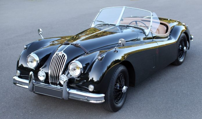 Jaguar XK140 - Classic Car Shipping