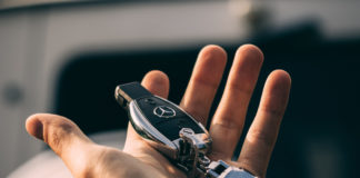 Image of car keys - buying a car during the coronavirus pandemic