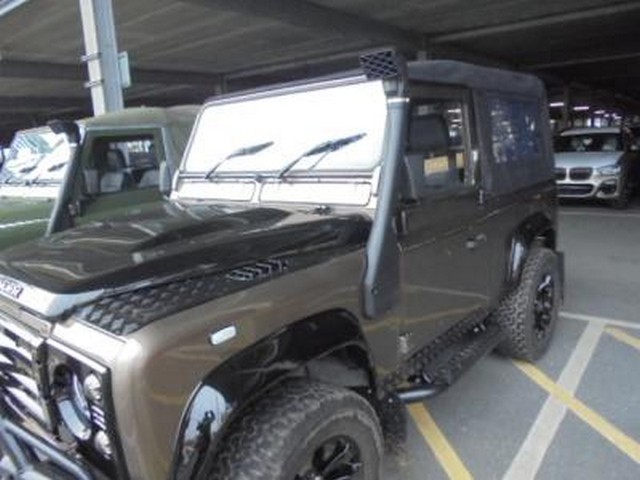 Land Rover Defender 90