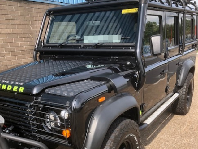 Land Rover Defender 110