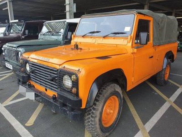 Land Rover Defender 110