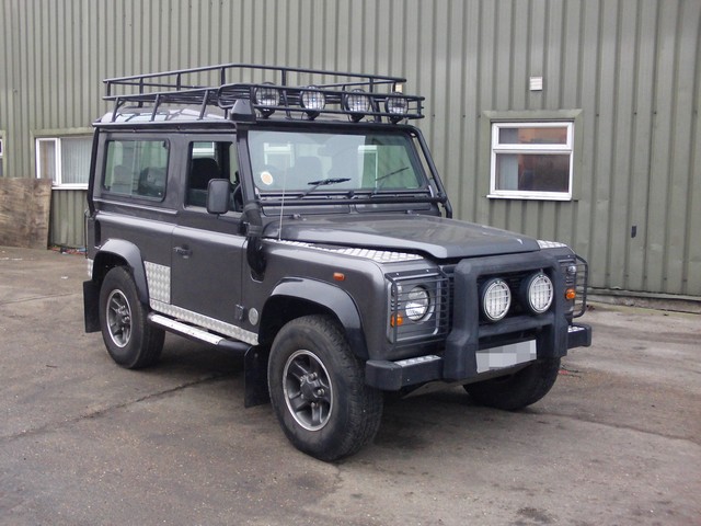 Land Rover Defender 90