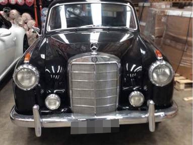 Mercedes 220 S