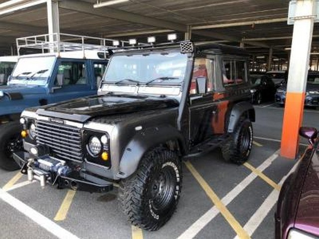 Land Rover Defender 90