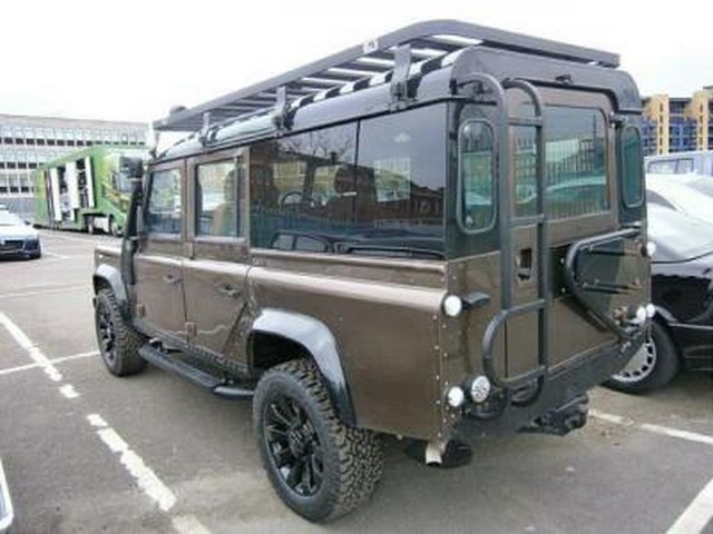 Land Rover Defender 110