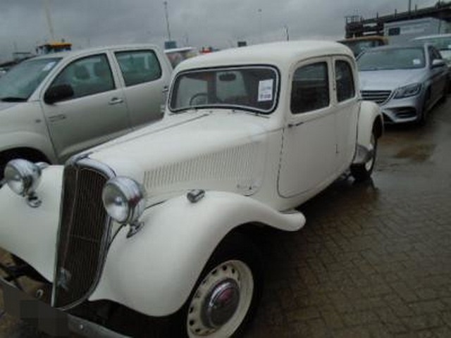 Citroen Traction Light 15