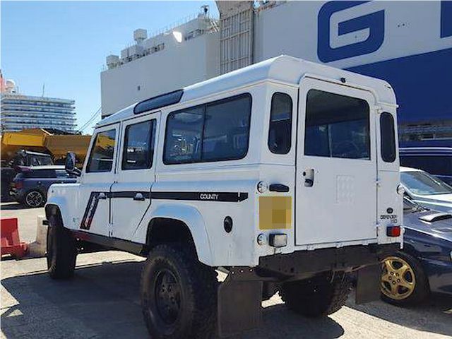 Land Rover Defender 110