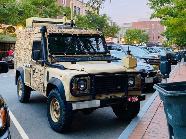 Land Rover Defender 110