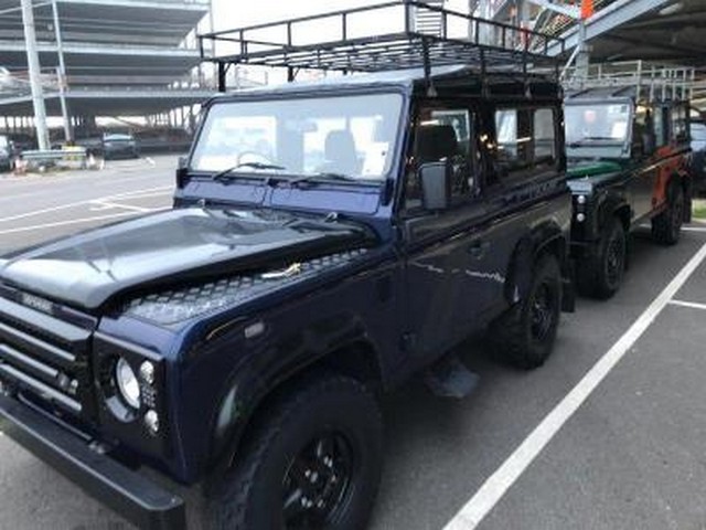 Land Rover Defender 110