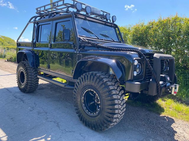 Land Rover Defender 110