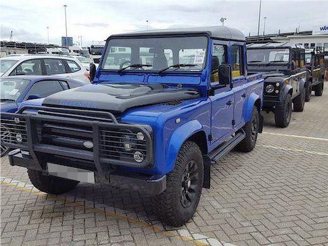 Land Rover Defender 110