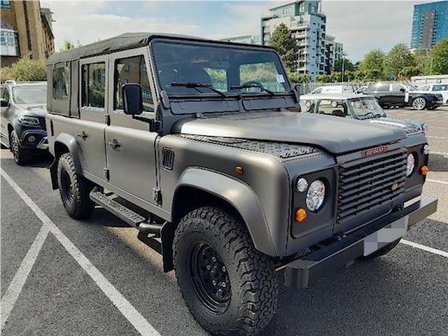 Land Rover Defender 110