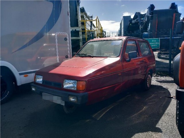 Reliant Robin