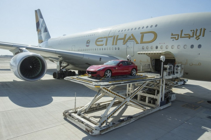 Shipping a car by air freight